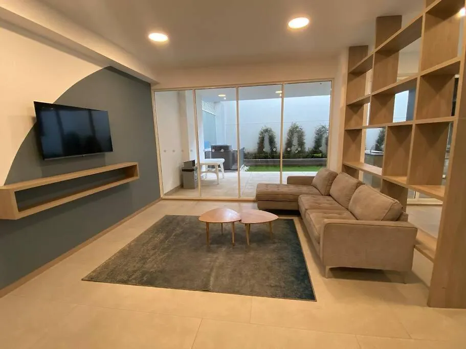 Gold & Black, Premiere Suite And Pool, Sector Carolina Quito Apartment